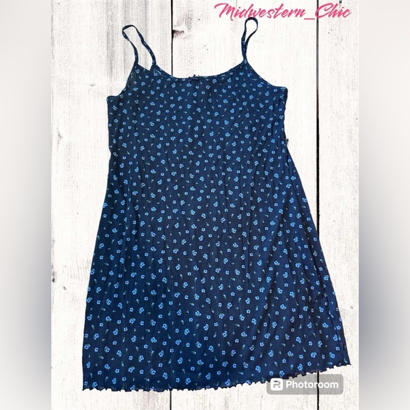 (A14) EUC VS |Light Floral sleep dress - Picture 2 of 6